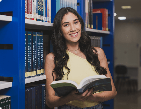 Estudantes na biblioteca